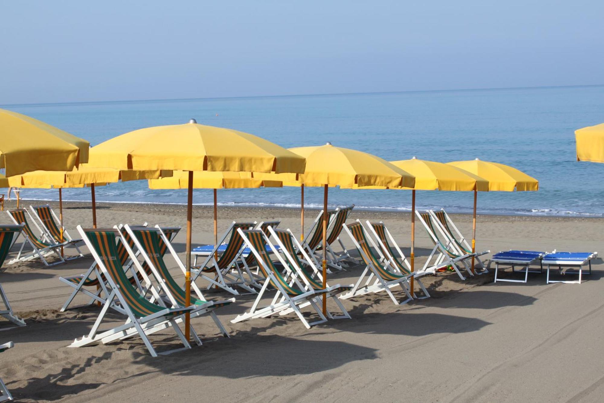 Camping Casa Di Caccia Marina Di Bibbona Luaran gambar