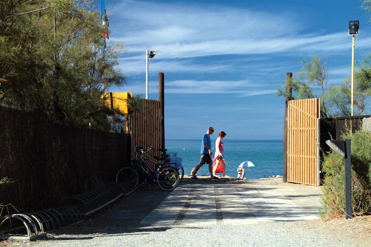 Camping Casa Di Caccia Marina Di Bibbona Luaran gambar